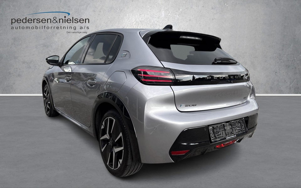Peugeot e-208 50 GT 5d