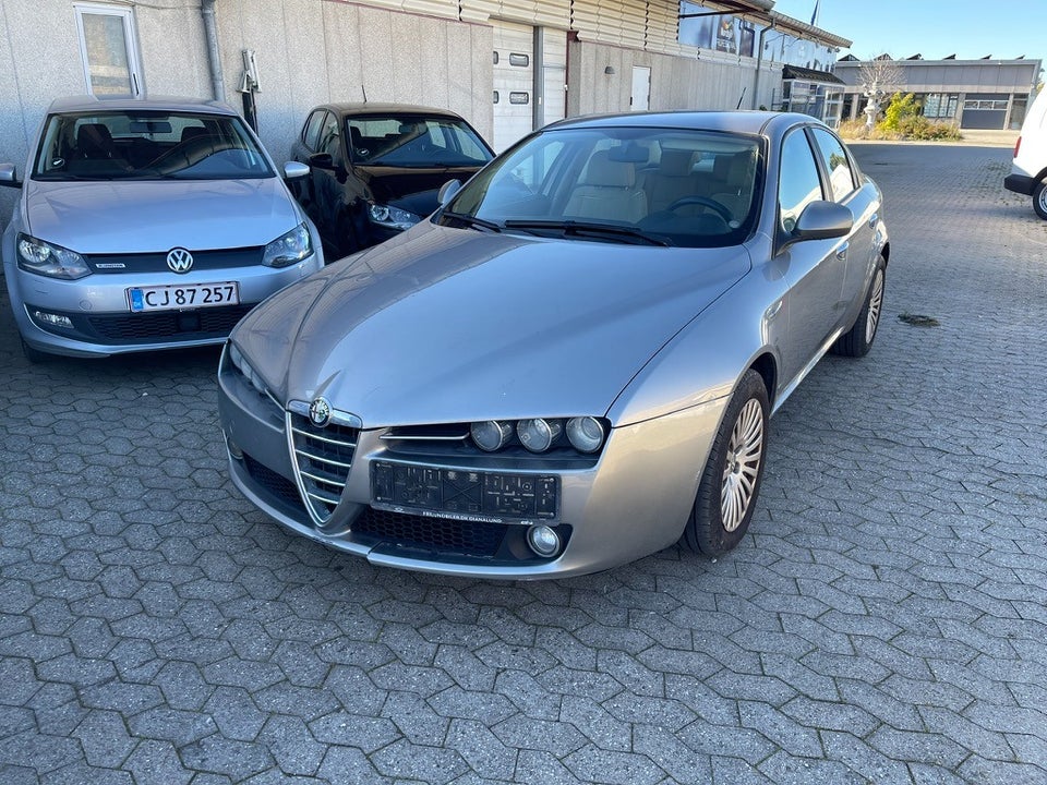 Alfa Romeo 159 2,2 JTS 4d