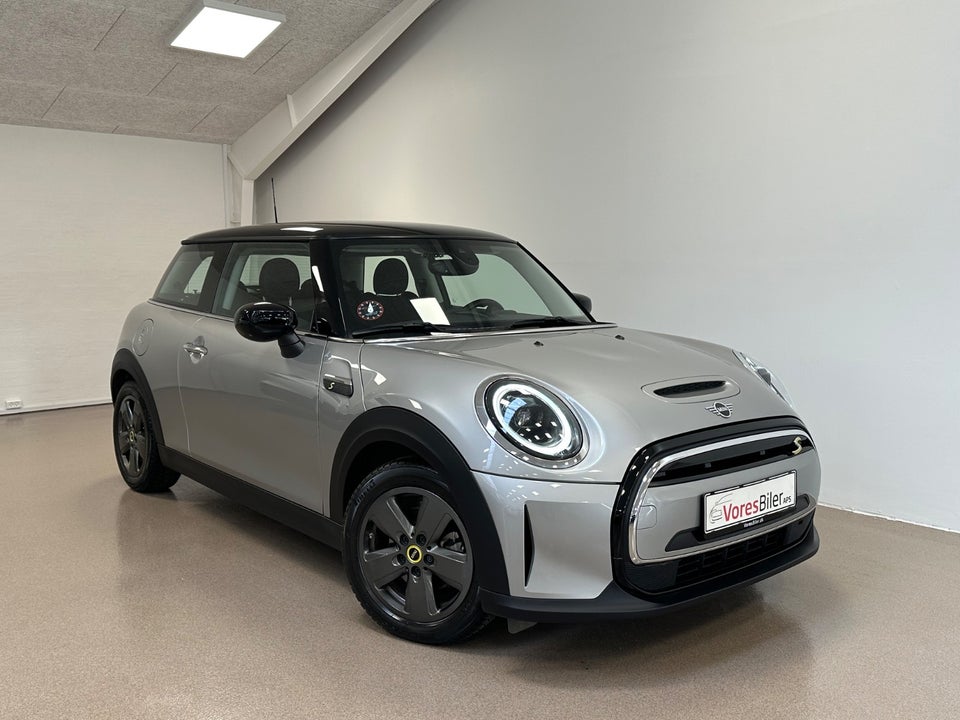 MINI Cooper SE Essential 3d