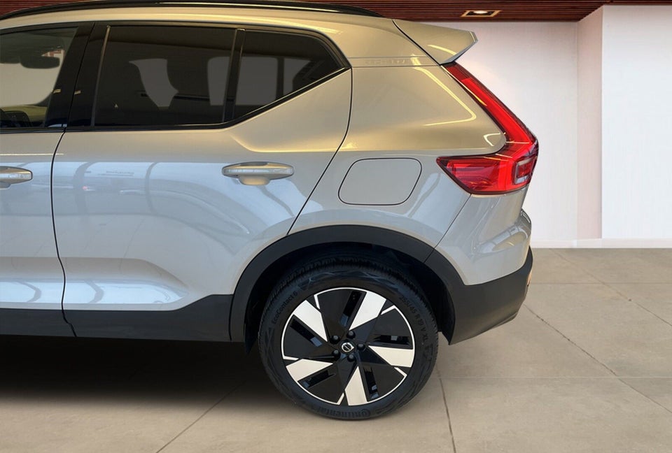 Volvo XC40 ReCharge Extended Range Plus 5d