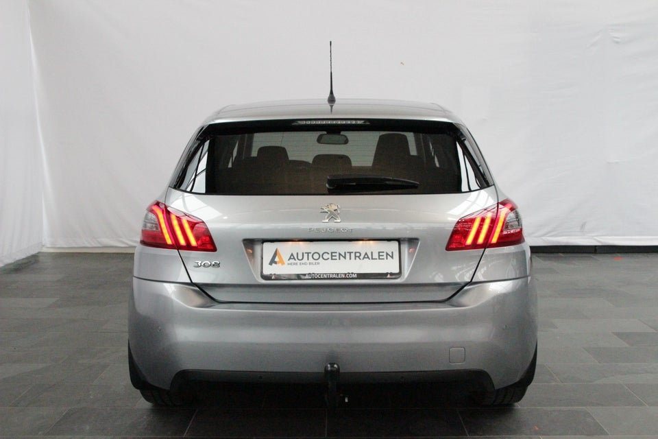 Peugeot 308 1,5 BlueHDi 130 Style+ 5d