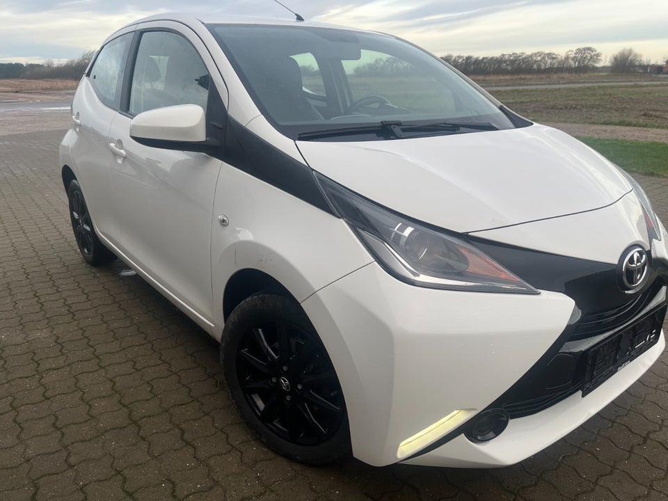 Toyota Aygo 1,0 VVT-i x-play 5d