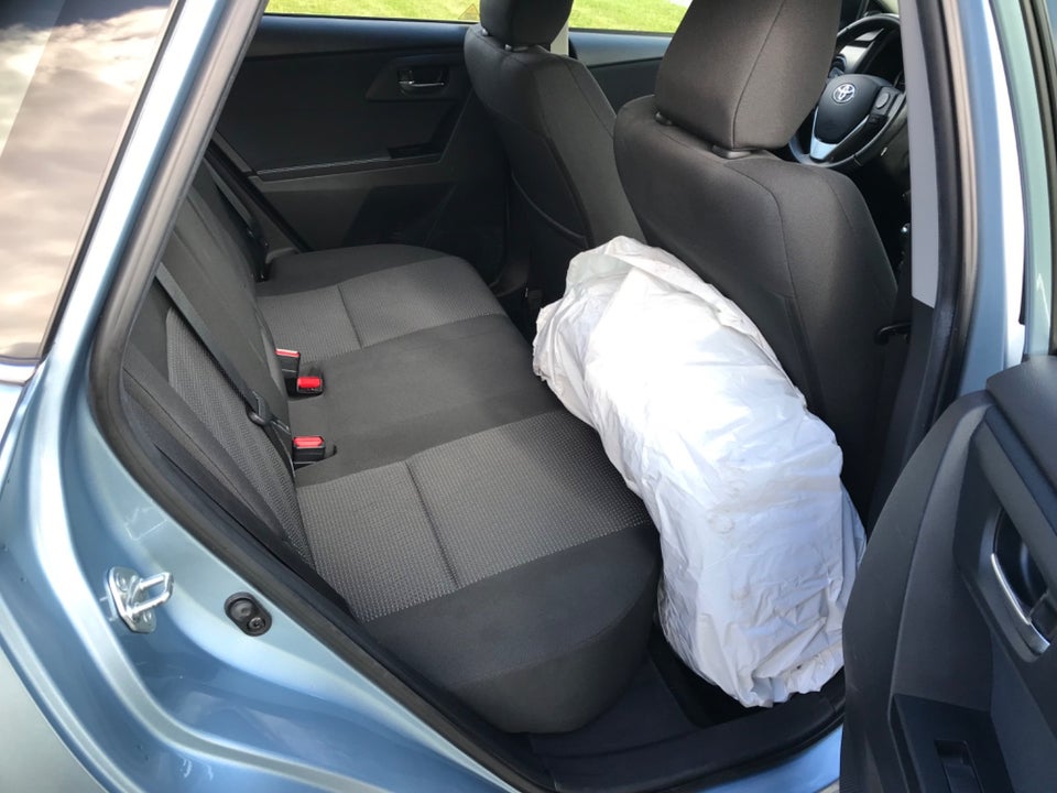 Toyota Auris 1,4 D-4D T2 5d