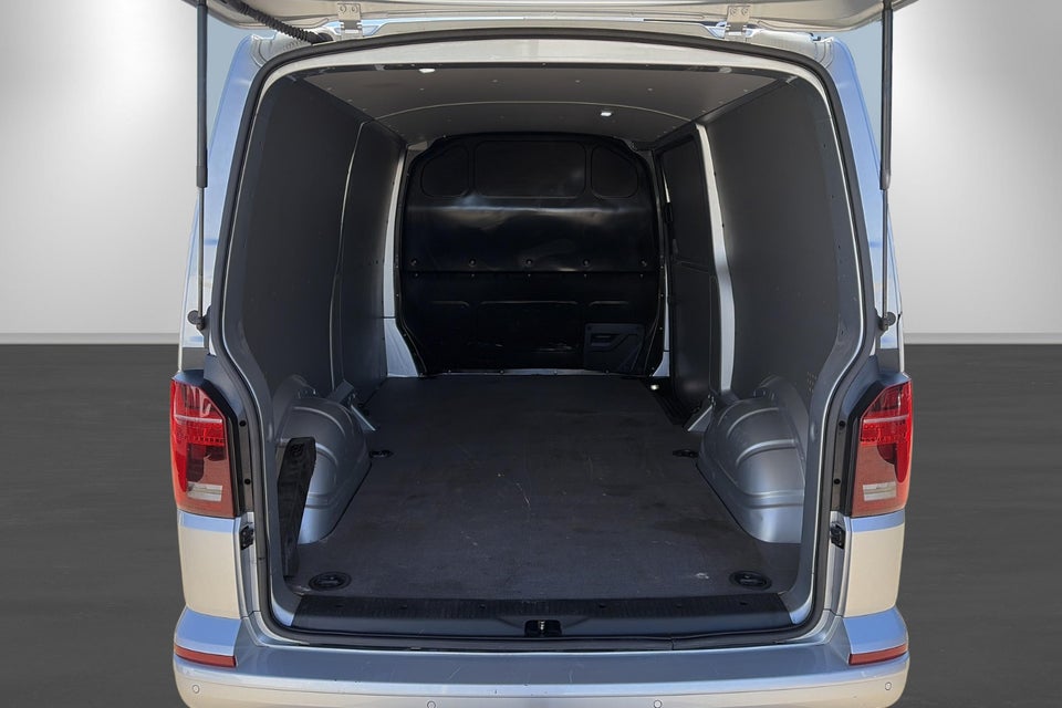 VW Transporter 2,0 TDi 150 Kassevogn DSG lang