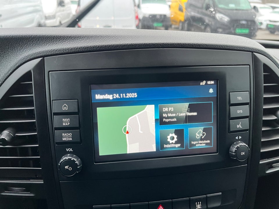 Mercedes eVito 129 Tourer PRO L Van