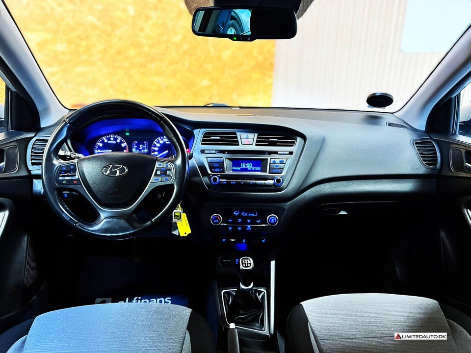 Hyundai i20 1,25 Premium 5d