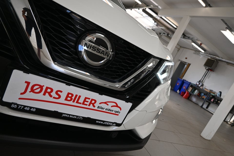 Nissan Qashqai 1,3 Dig-T 140 Tekna 5d