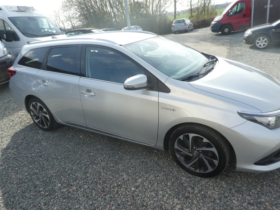 Toyota Auris 1,8 Hybrid H2 Comfort Touring Sports CVT 5d