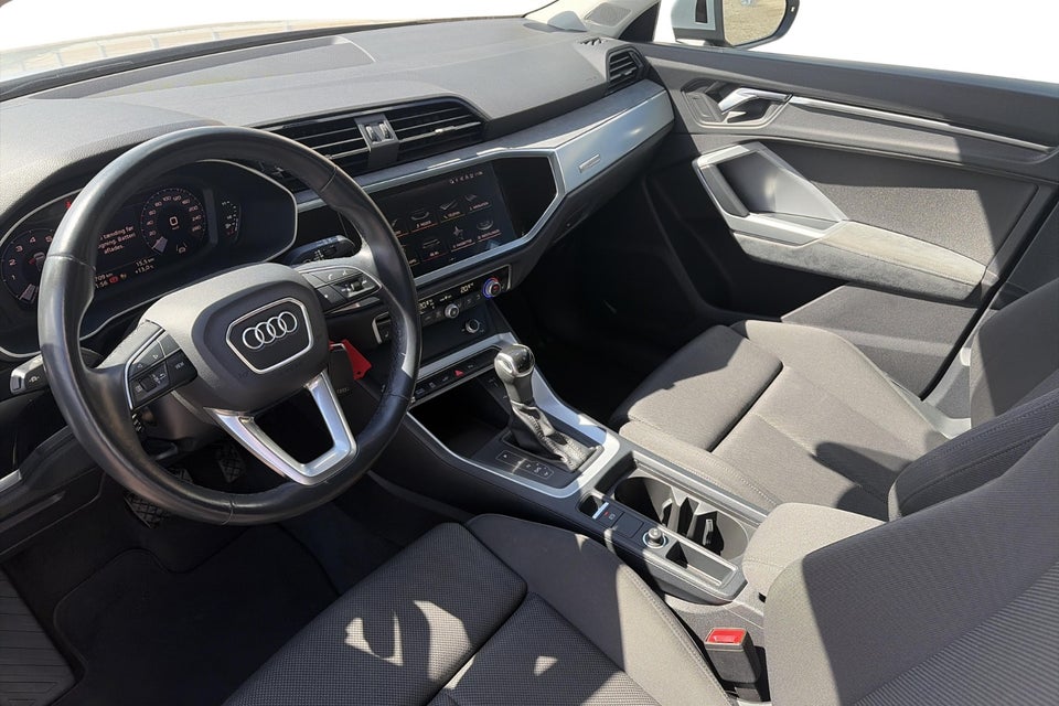 Audi Q3 45 TFSi e Attitude plus Sportback S-tr. 5d