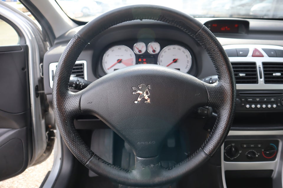 Peugeot 307 1,6 Edition stc. 5d