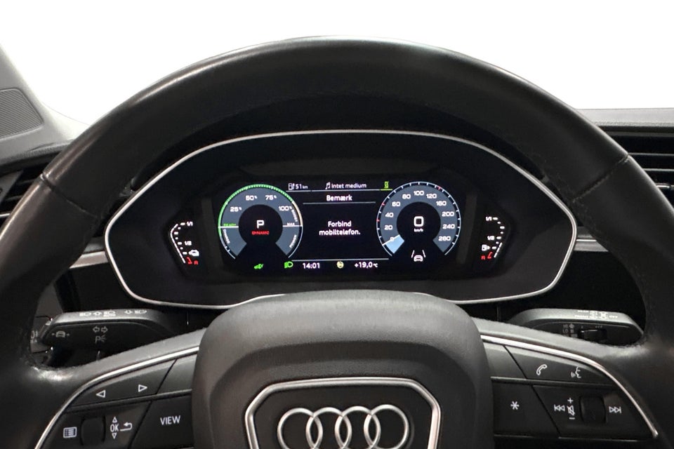 Audi Q3 45 TFSi e Attitude plus S-tr. 5d