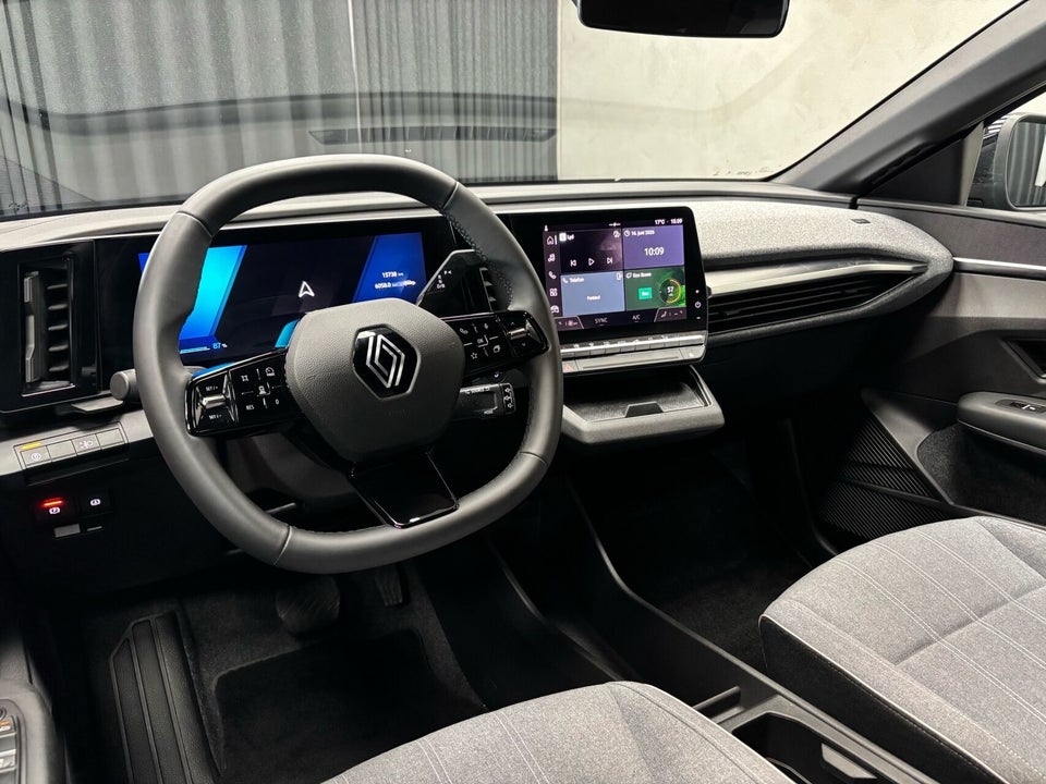 Renault Megane E-Tech 40 Equilibre 5d