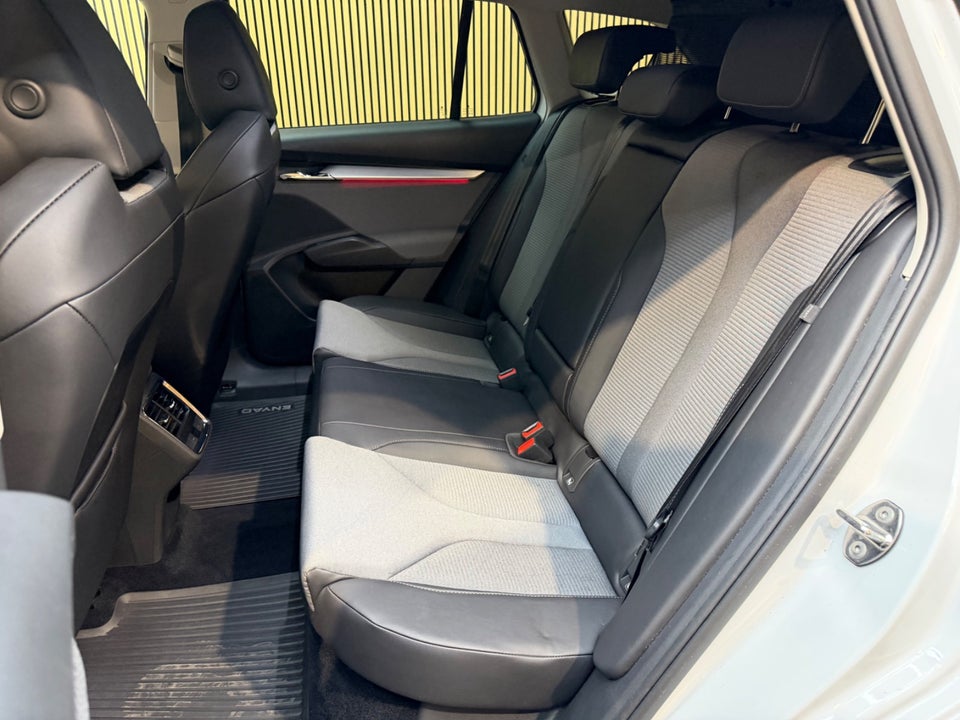 Skoda Enyaq 80 iV Plus Loft 5d