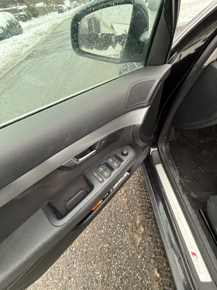 Audi A4 2,0 TDi 140 S-line Multitr. 4d