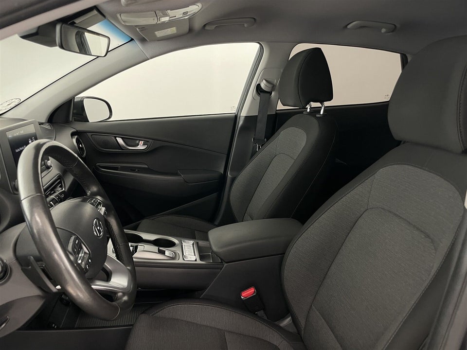 Hyundai Kona 64 EV Essential 5d