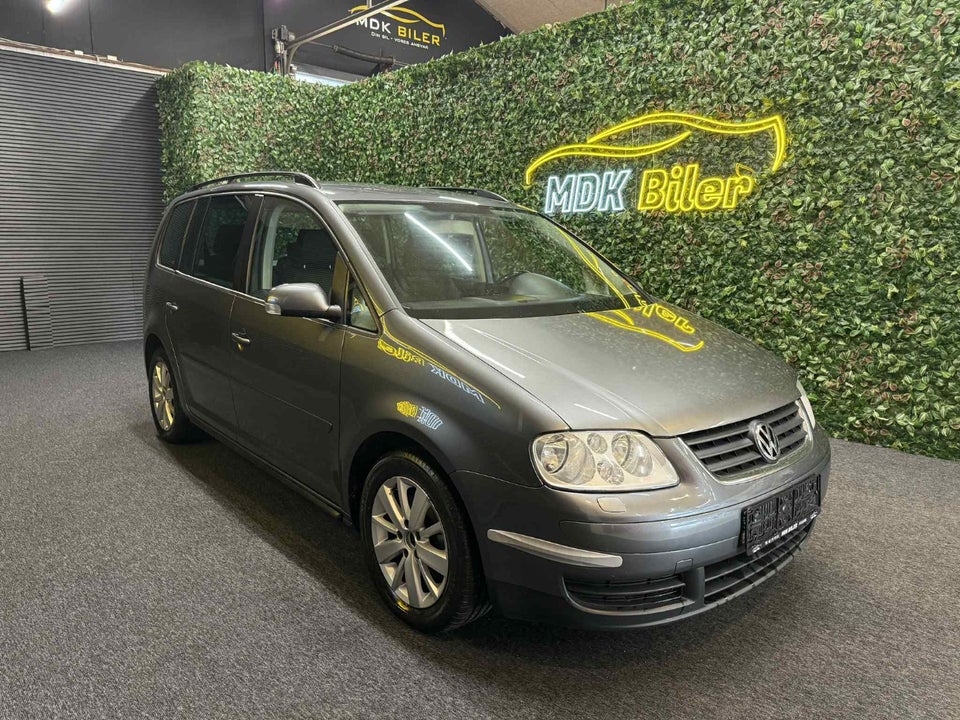 VW Touran 1,6 FSi Trendline 5d