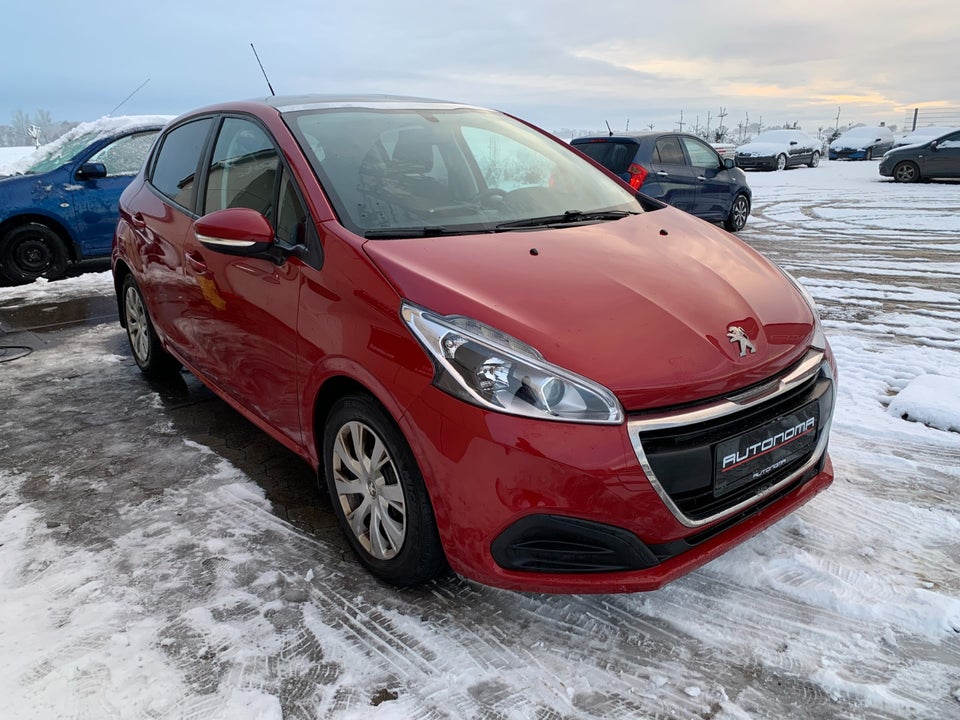 Peugeot 208 1,6 BlueHDi 100 More Sky 5d