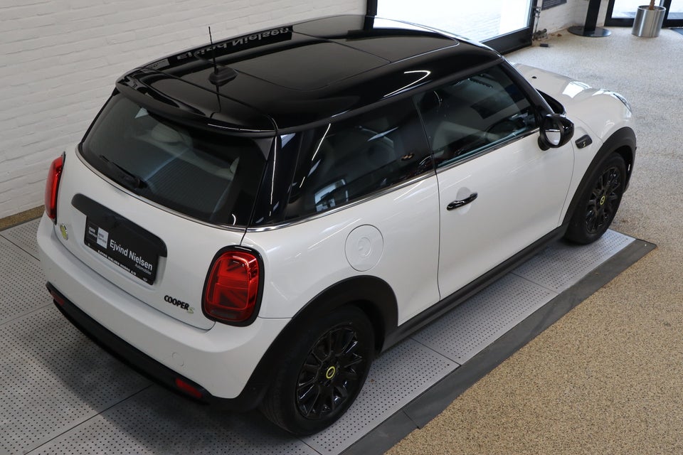 MINI Cooper SE Edition Premium Plus 3d