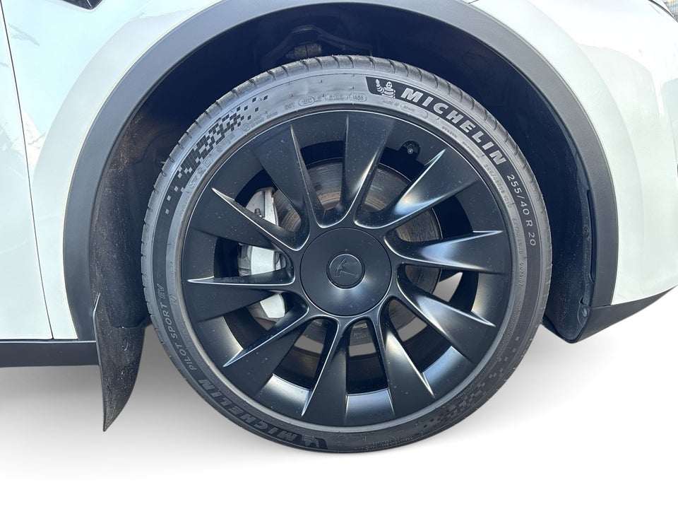Tesla Model Y Long Range AWD 5d