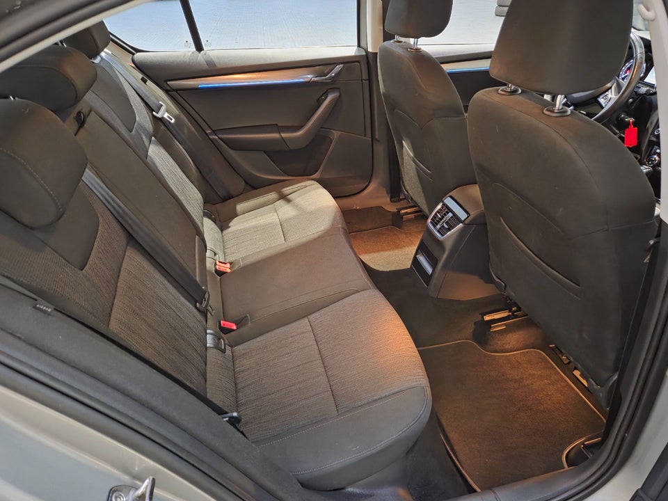 Skoda Octavia 1,6 TDi 115 Style DSG 5d