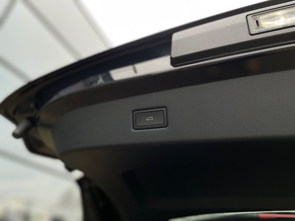 Ford Explorer 82 Premium Extended Range 5d