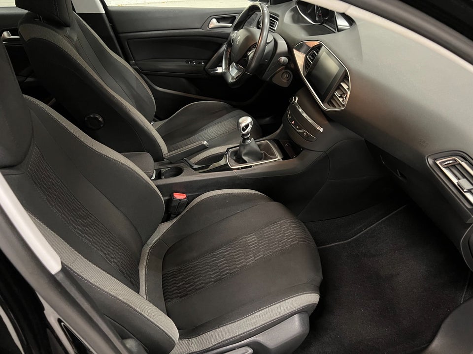 Peugeot 308 1,6 BlueHDi 120 Style 5d