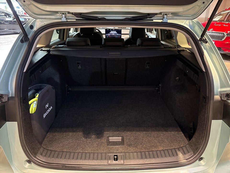 Skoda Enyaq 60 iV Loft 5d