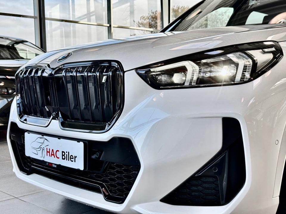 BMW iX1 xDrive30 Fully Charged M-Sport 5d