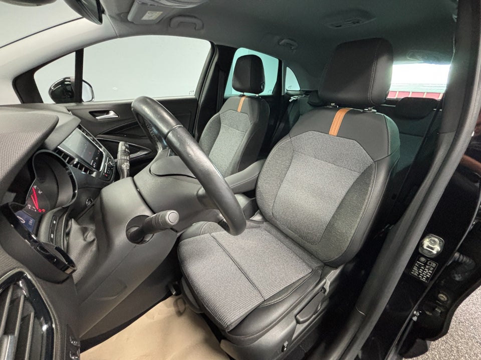 Opel Crossland 1,2 T 110 Sport 5d