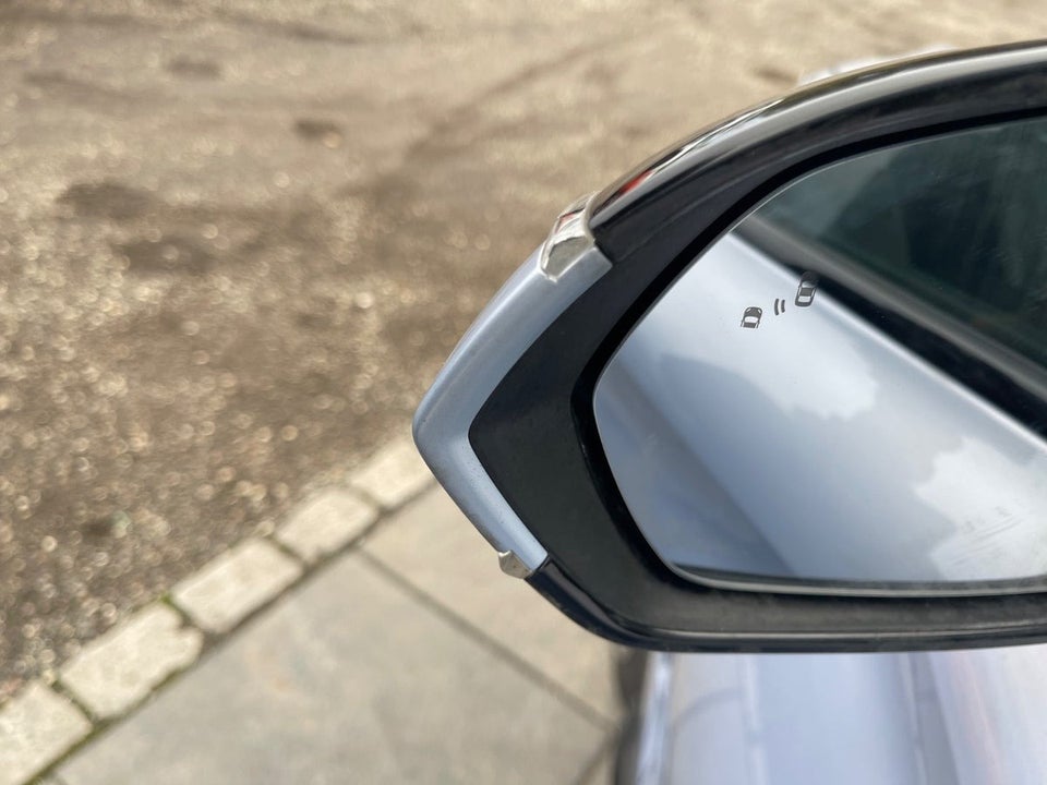 MG Marvel R Luxury 5d