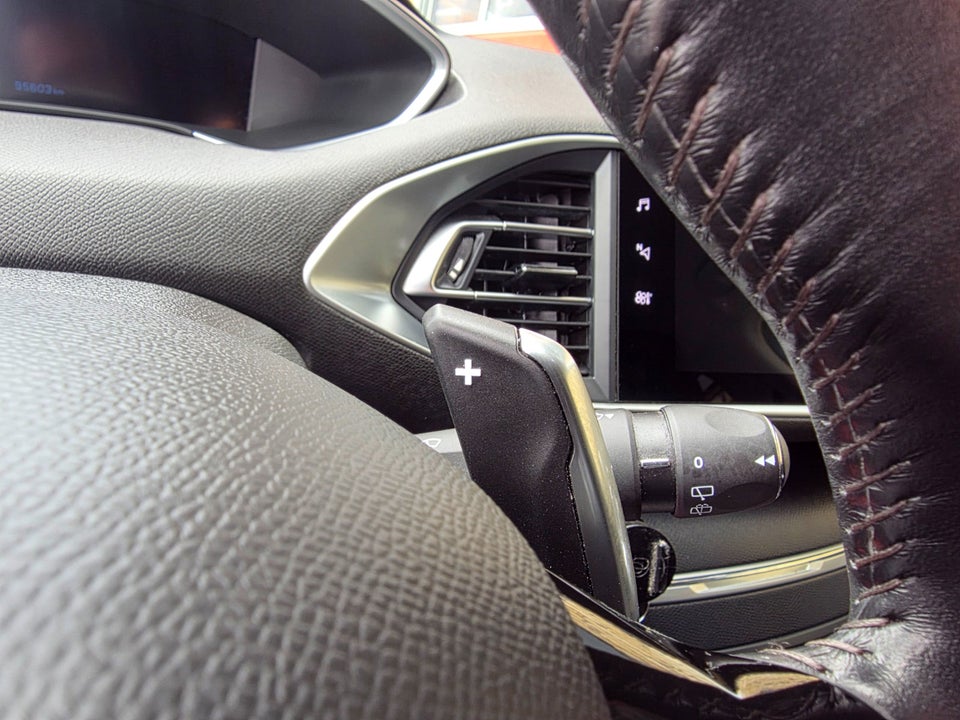 Peugeot 308 1,5 BlueHDi 130 Allure Pack SW EAT8 5d