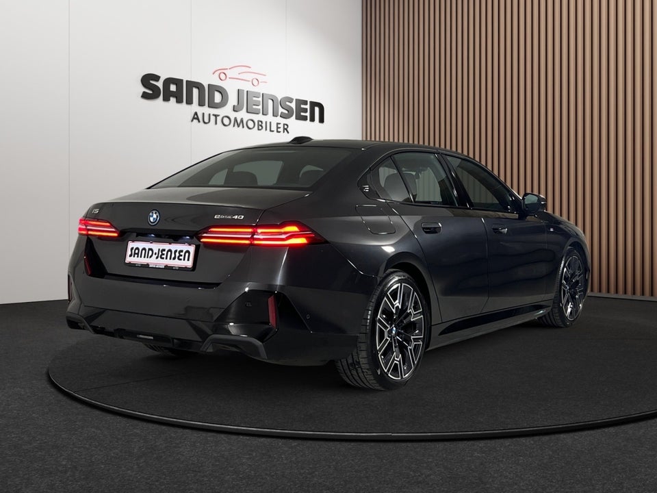 BMW i5 eDrive40 Fully Charged M-Sport 4d