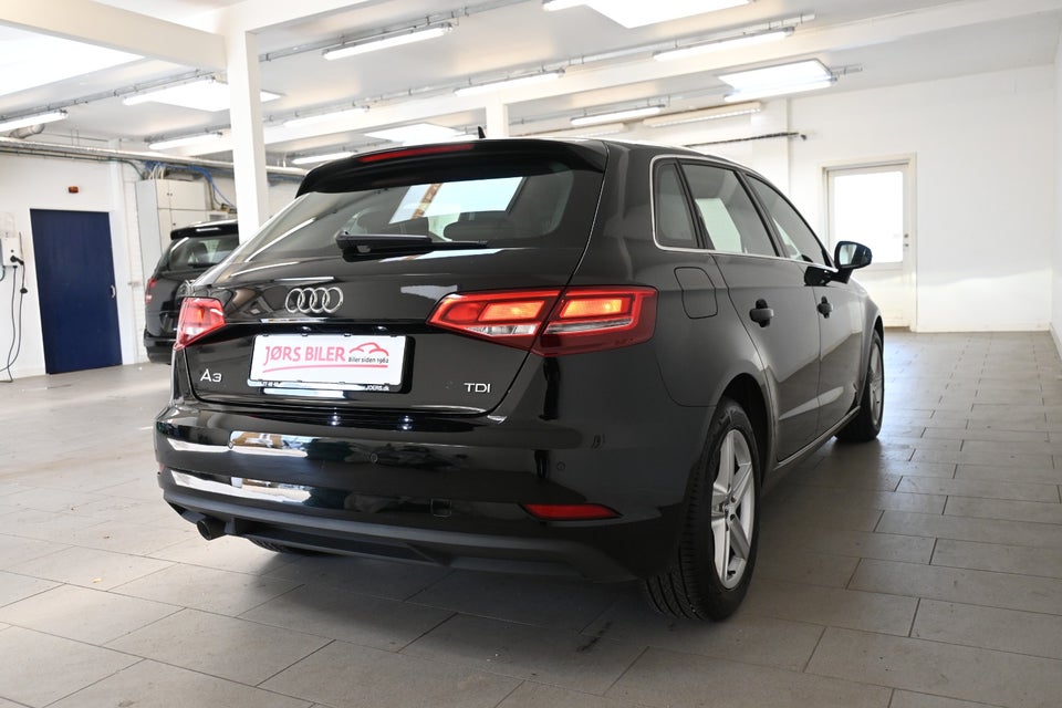 Audi A3 30 TDi Sportback 5d