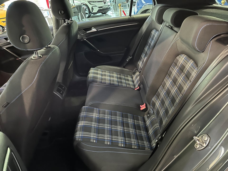 VW Golf VII 1,4 GTE DSG 5d