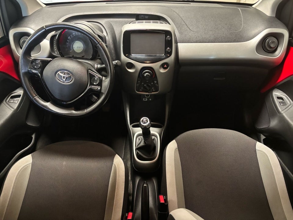 Toyota Aygo 1,0 VVT-i x-play x-touch 5d