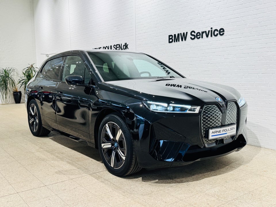 BMW iX xDrive40 Supercharged 5d