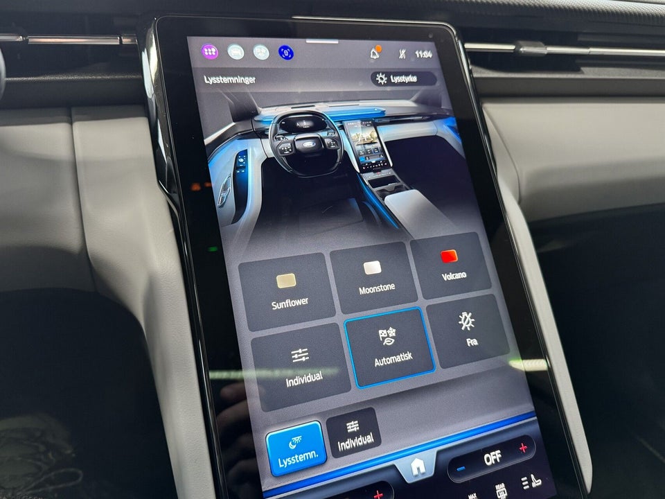 Ford Explorer 82 Premium Extended Range 5d