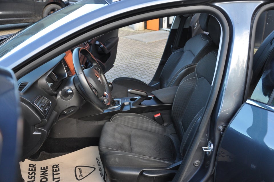 Renault Megane IV 1,3 TCe 140 Zen Sport Tourer 5d