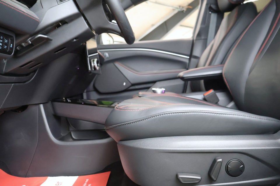 Ford Mustang Mach-E 75 Premium Standard Range AWD 5d