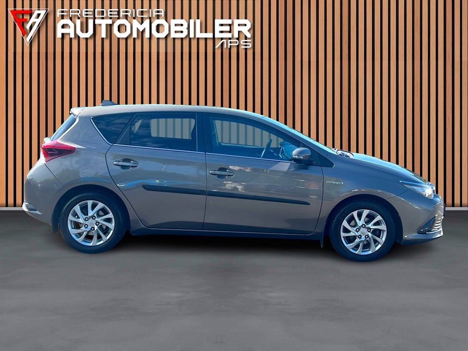 Toyota Auris 1,8 Hybrid H2 Comfort CVT 5d
