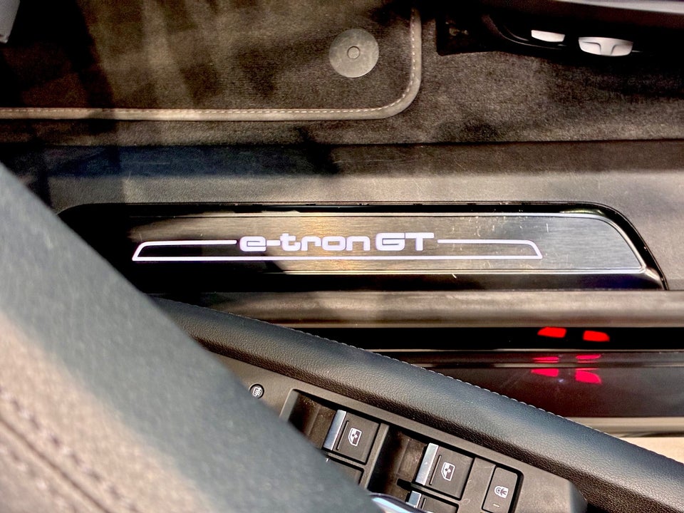 Audi e-tron GT quattro 4d