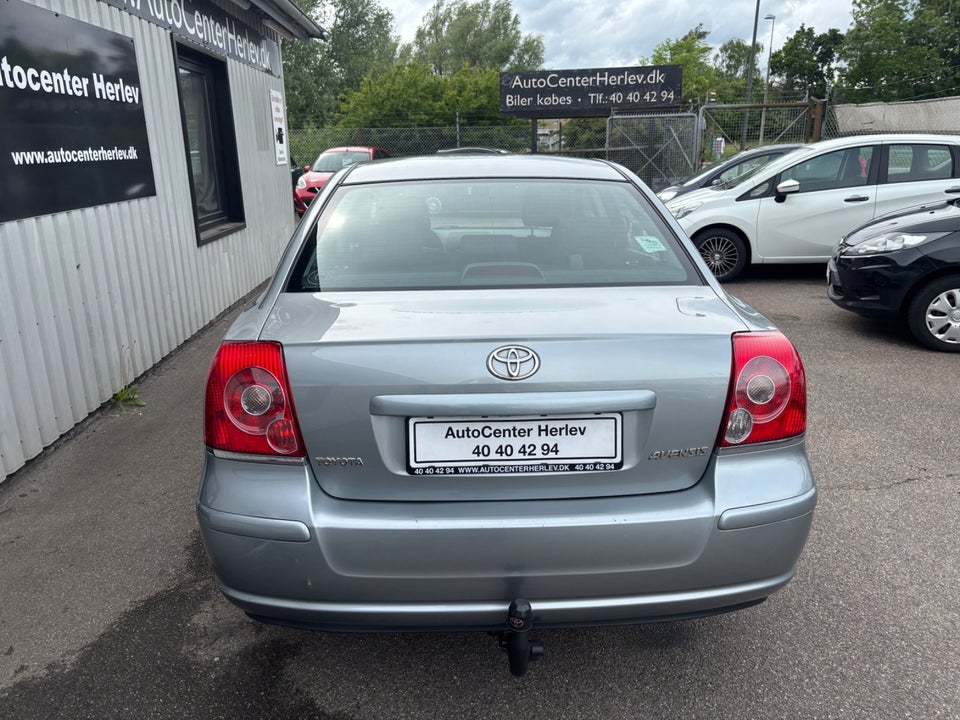 Toyota Avensis 1,8 Sol+ 4d