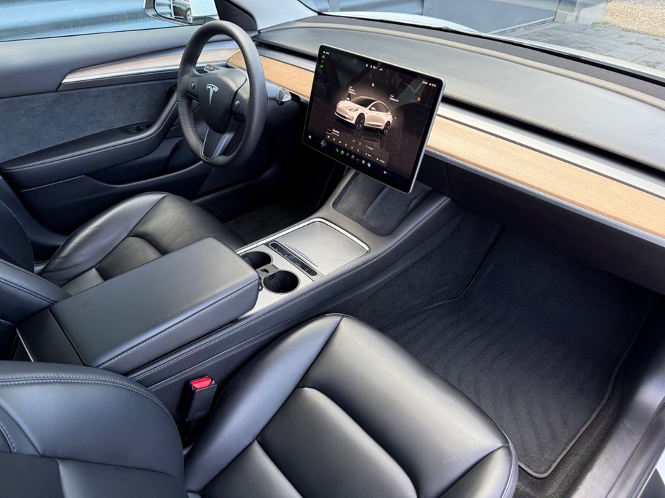 Tesla Model 3 RWD 4d