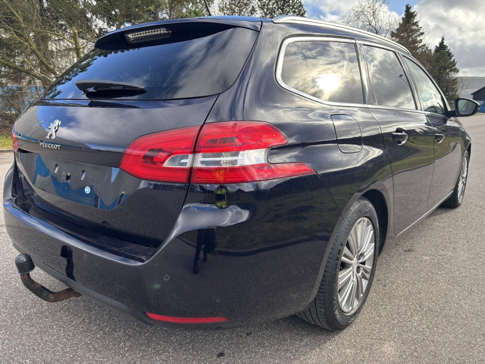 Peugeot 308 1,2 PureTech 130 Selection Sky SW 5d