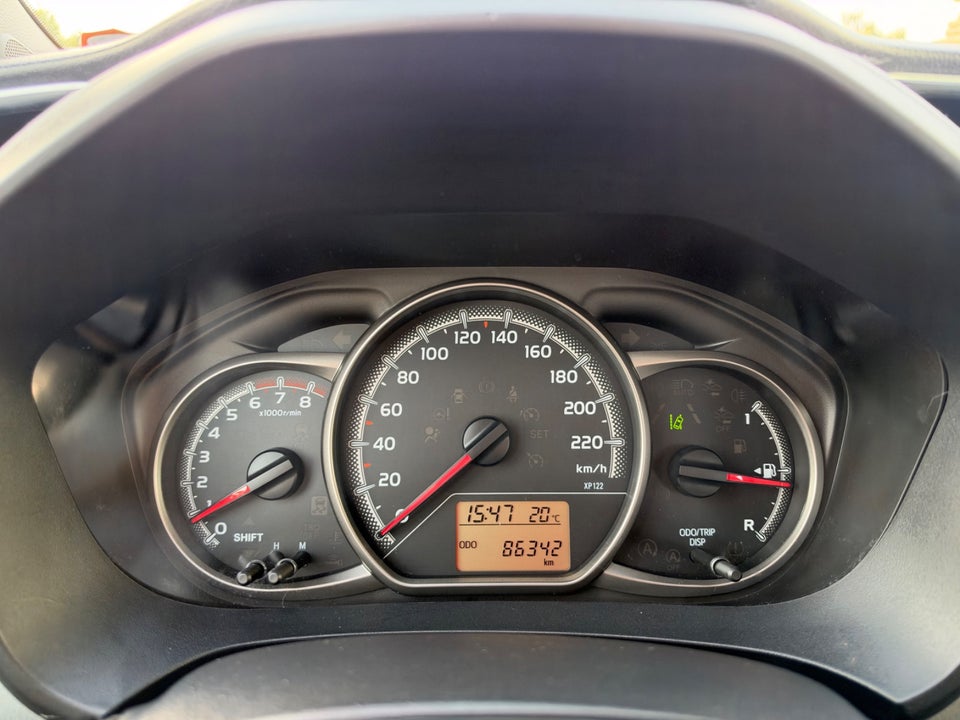 Toyota Yaris 1,3 VVT-i T2 5d