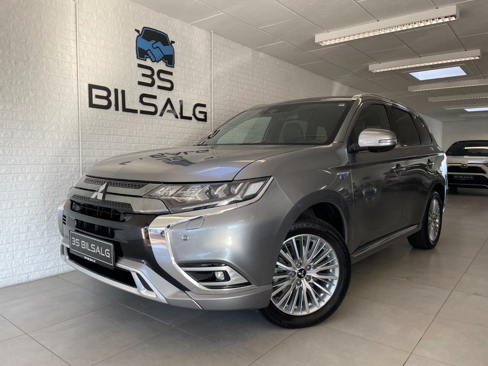 Mitsubishi Outlander 2,4 PHEV Instyle CVT 4WD 5d