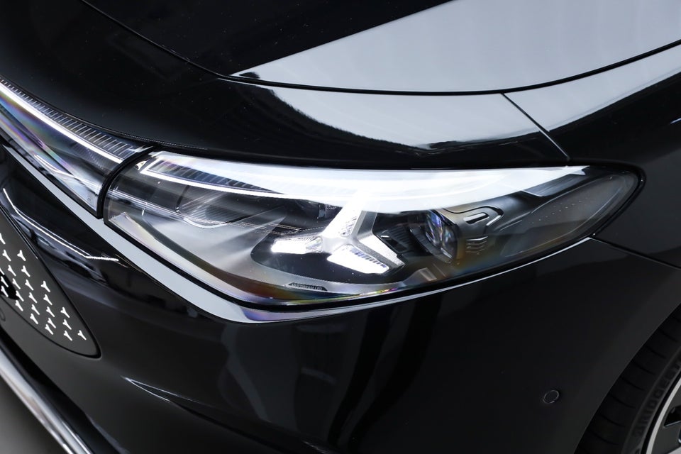 Mercedes CLA350 EQ Progressive Premium 4Matic 4d
