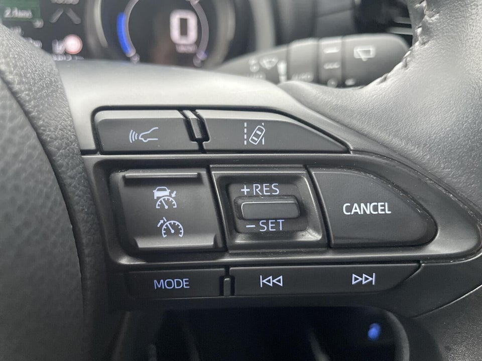 Toyota Yaris 1,5 Hybrid H3 Style e-CVT 5d