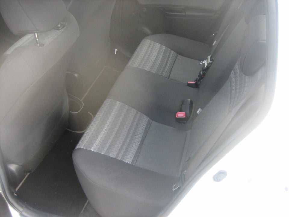 Toyota Yaris 1,0 VVT-i T2 5d
