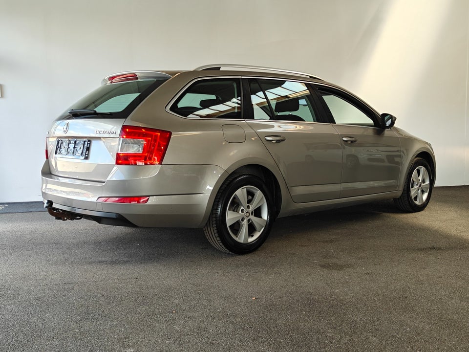 Skoda Octavia 1,2 TSi 105 Elegance Combi 5d